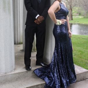 Selling a Sherri hill prom dress size 8